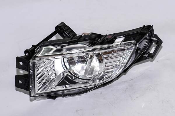 İNSİGNİA SAG SİS FARI